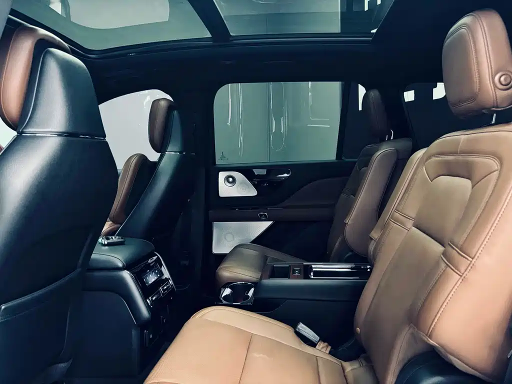 Lincoln Aviator 2020 — фото 11