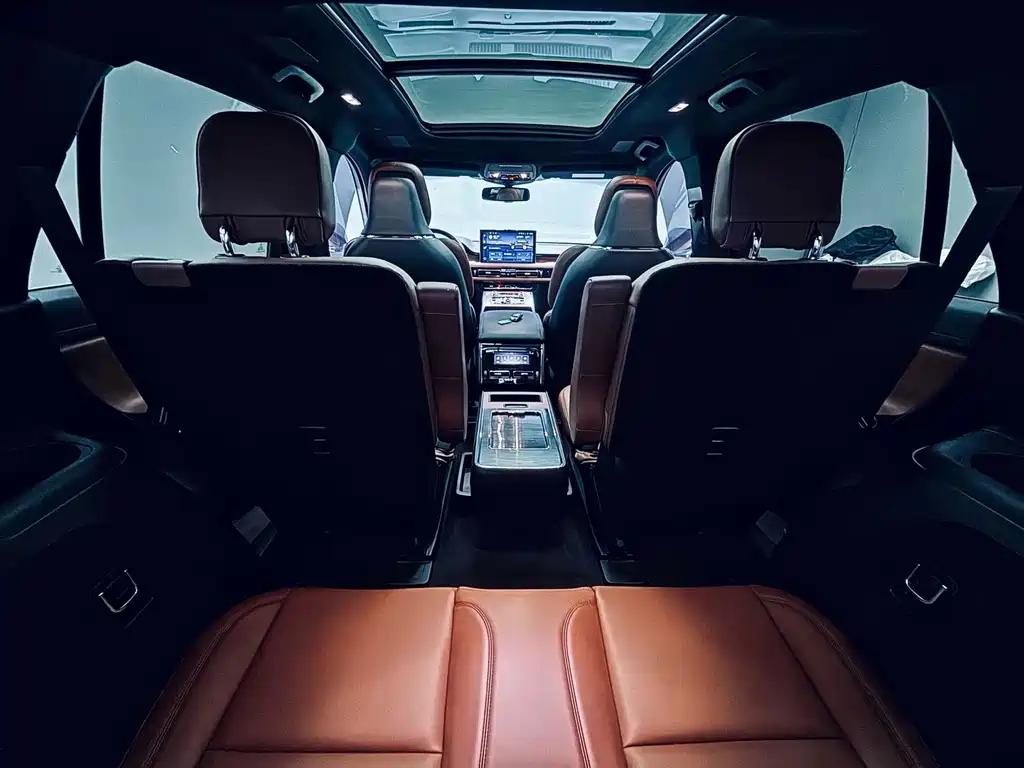 Lincoln Aviator 2020 — фото 17