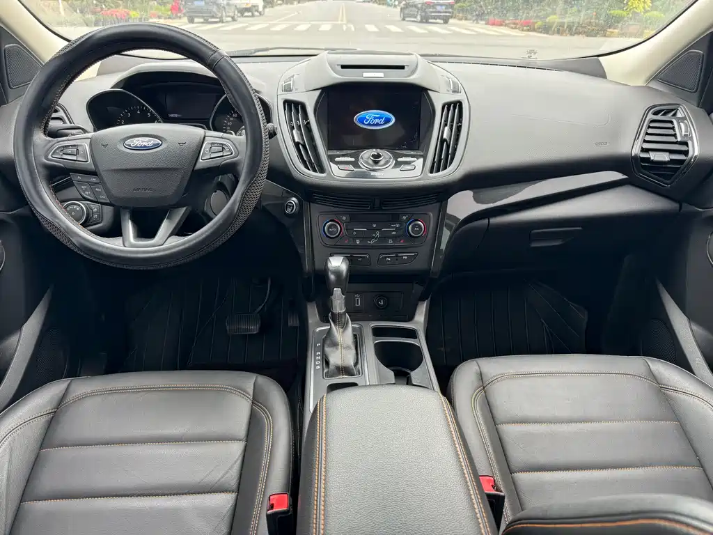 Ford Kuga 2018 — фото 15