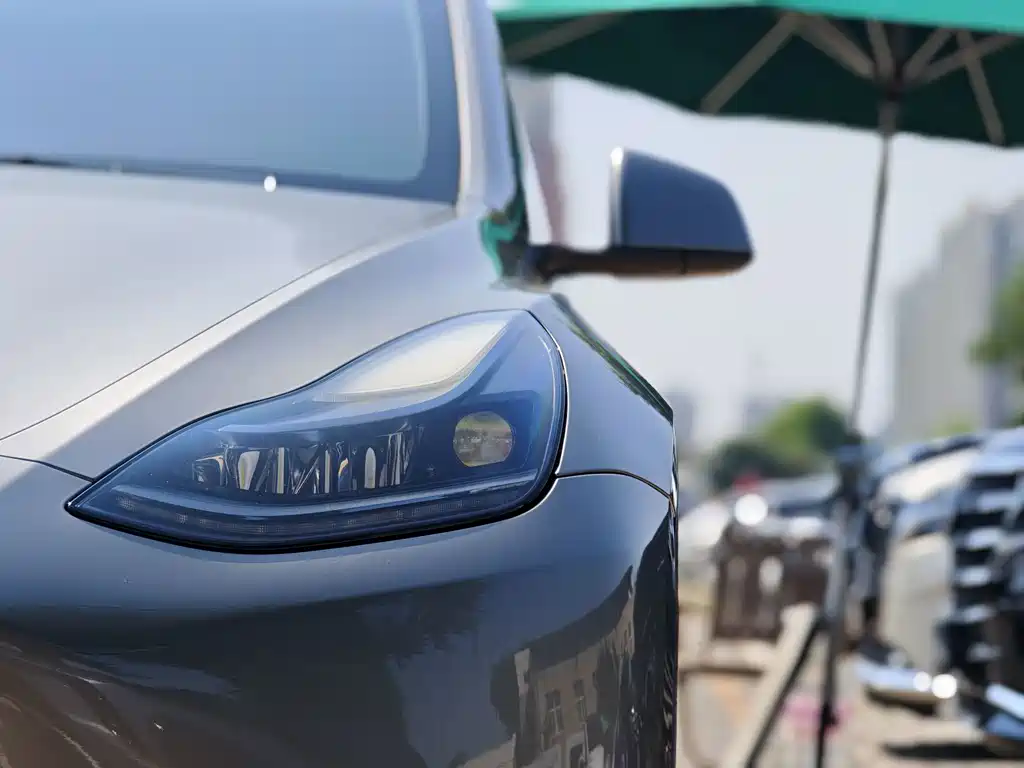 Tesla Model Y 2022 — фото 13