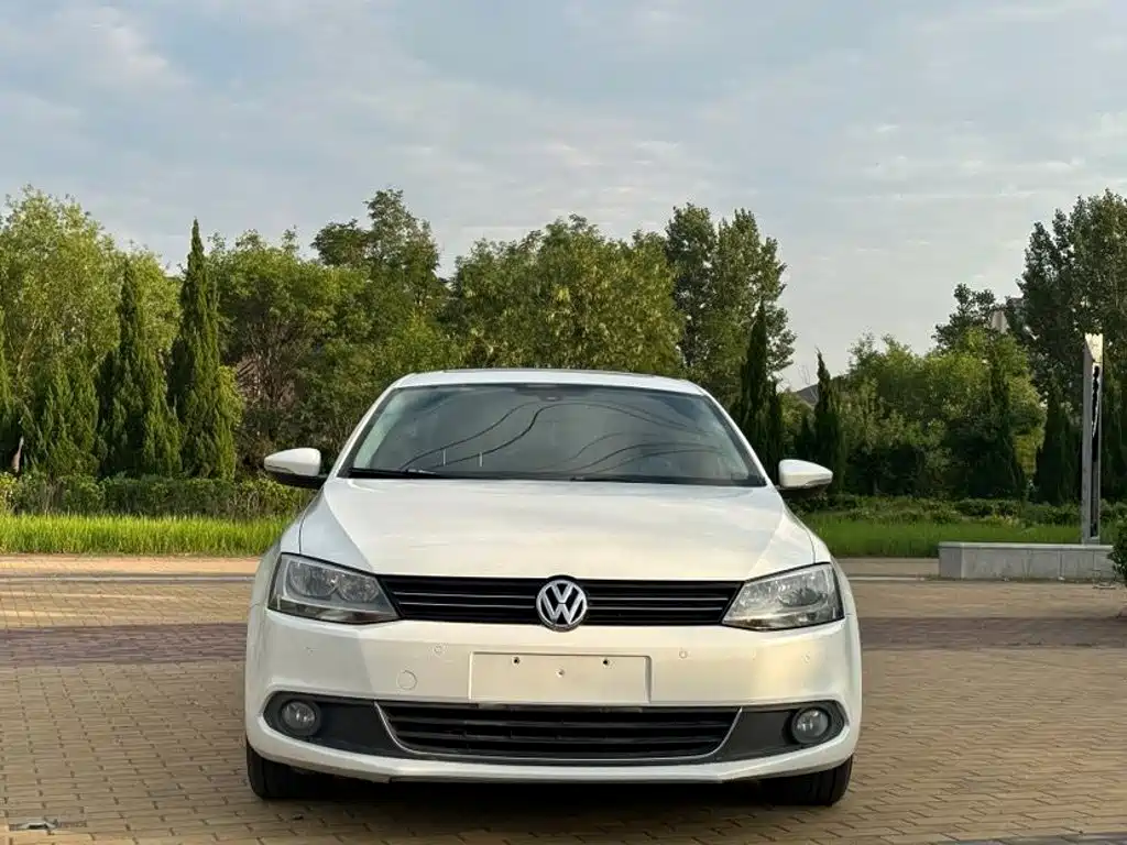 Volkswagen Sagitar 2014