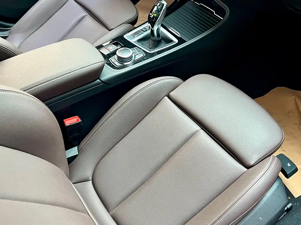 BMW 1 Series 2021 — фото 13