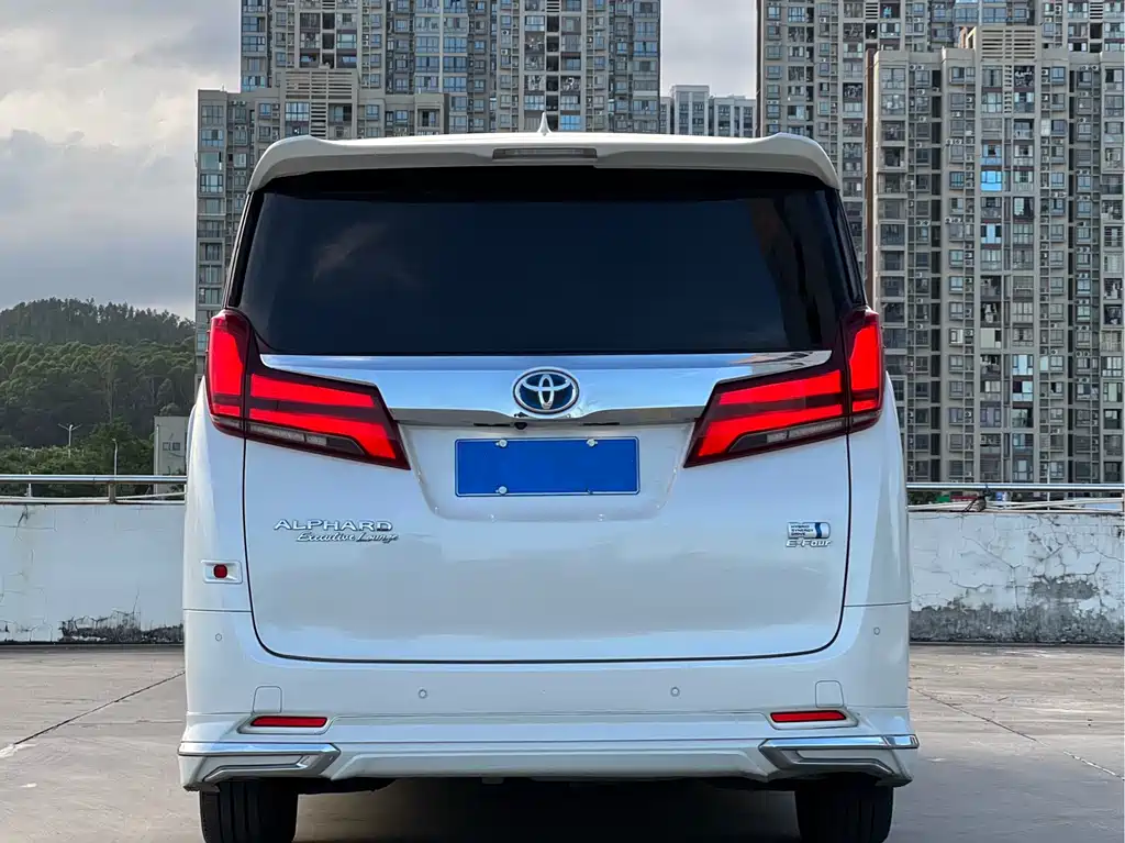Toyota Alphard 2020 — фото 11