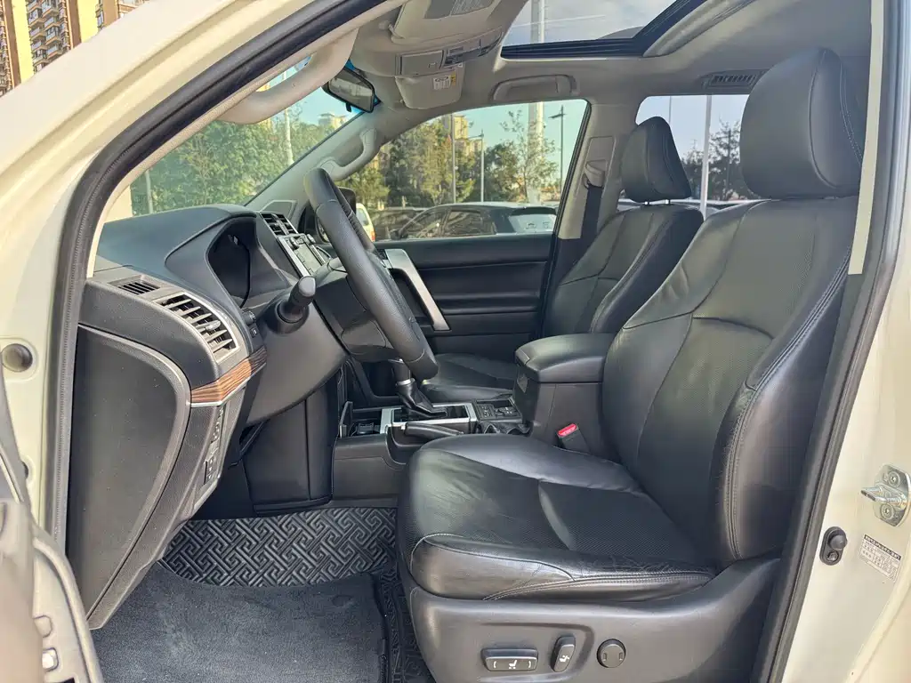 Toyota Prado 2019 — фото 11
