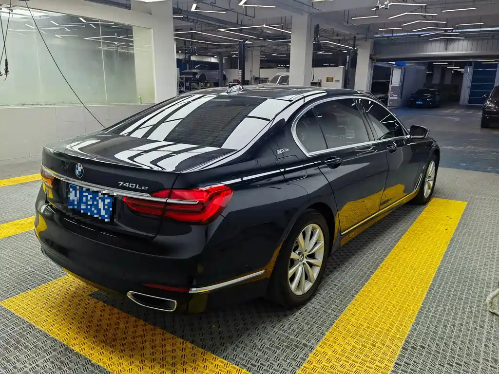 BMW BMW 7 Series New Energy 2018 — фото 3