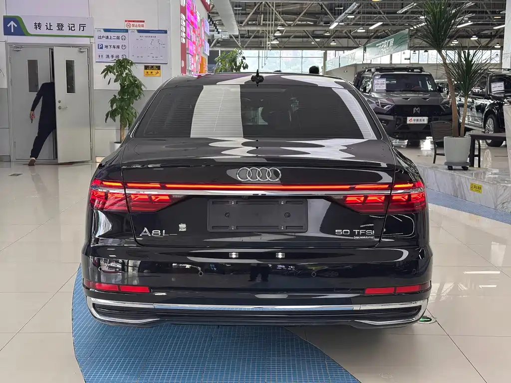 Audi A8 2023 — фото 32