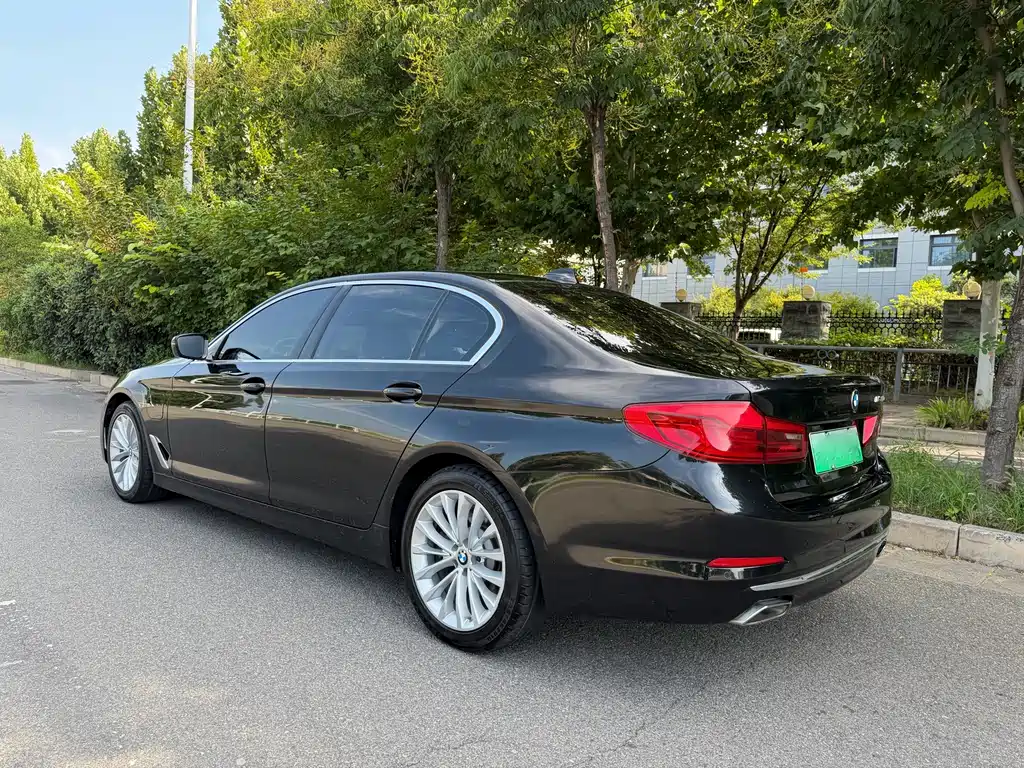 BMW 5 Series New Energy 2020 — фото 25
