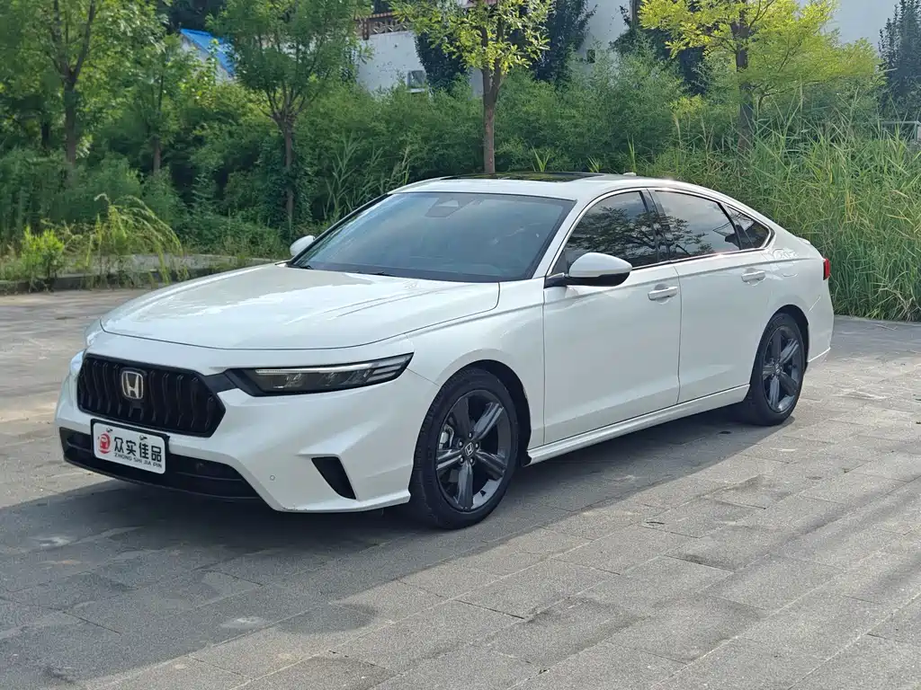 Honda Inspire 2023 — фото 1