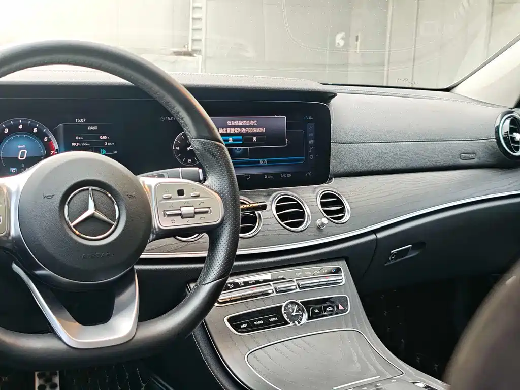 Mercedes-Benz E-Class 2020 — фото 8