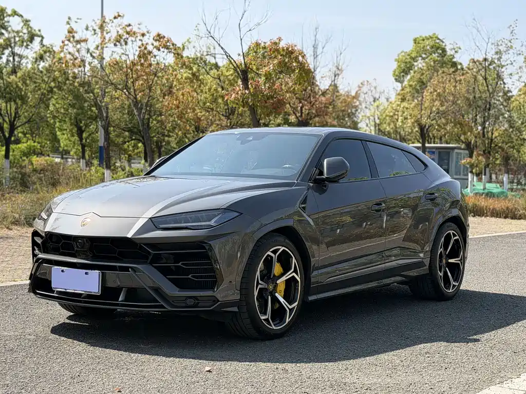 Lamborghini Urus 2021 — фото 1