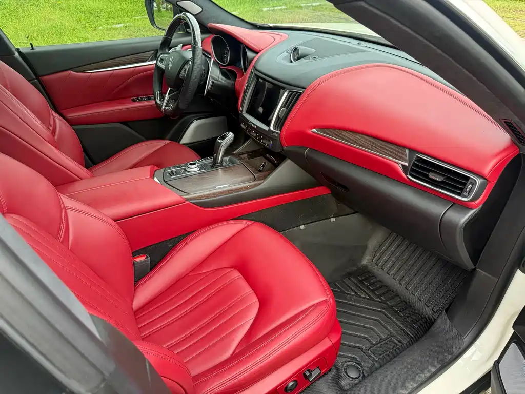 Maserati Levante 2019 — фото 11
