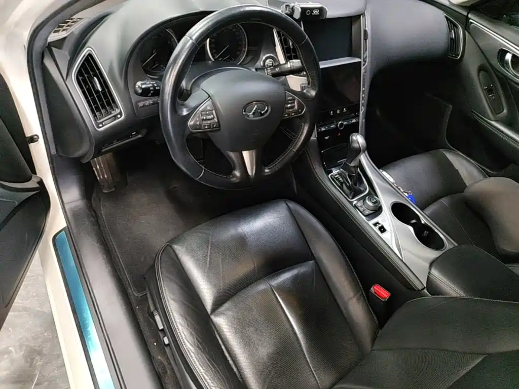 Infiniti Q50L 2015 — фото 16