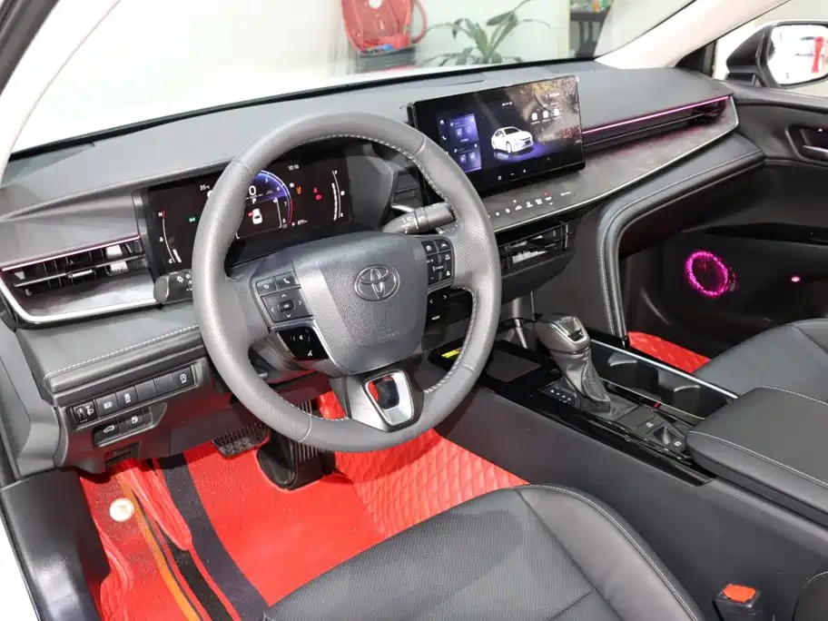Toyota Camry 2025 — фото 10