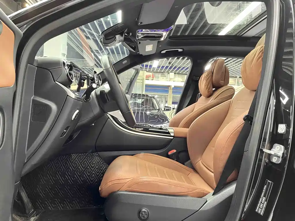 Mercedes-Benz GLC 2023