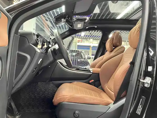Mercedes-Benz GLC 2023