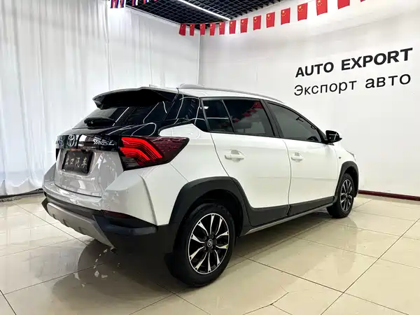 Toyota Yaris L 2022