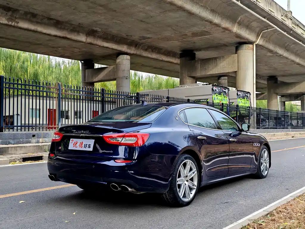 Maserati Quattroporte 2016 — фото 17