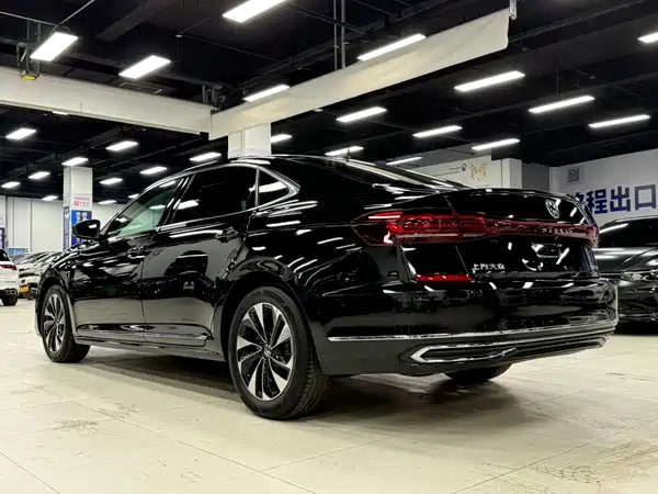 Volkswagen Passat 2023