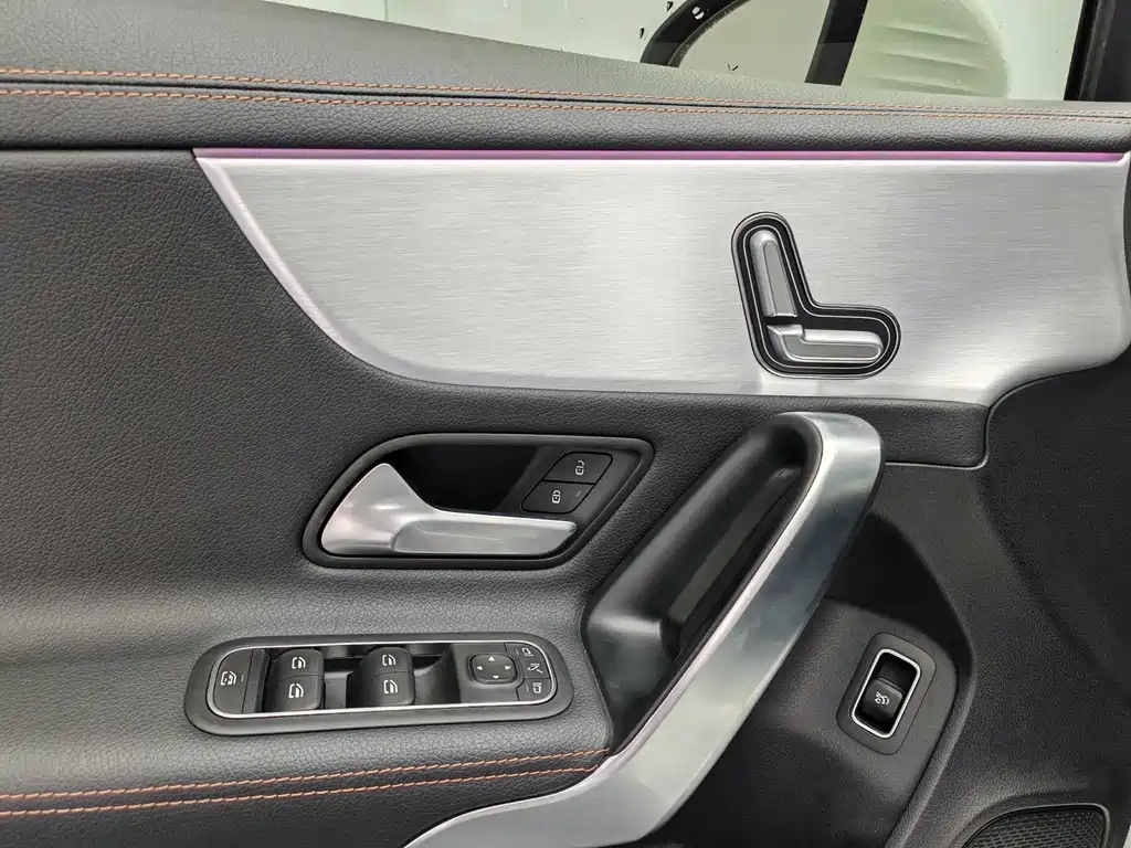 Mercedes-Benz A-Class 2019 — фото 19