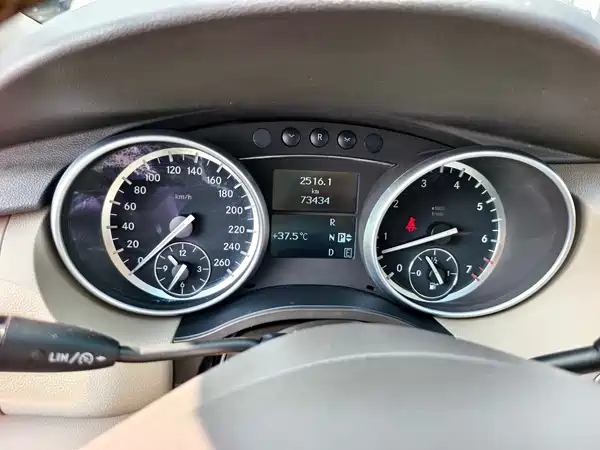 Mercedes-Benz R-Class 2011