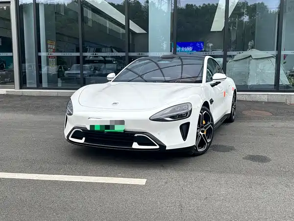 Xiaomi SU7 2024