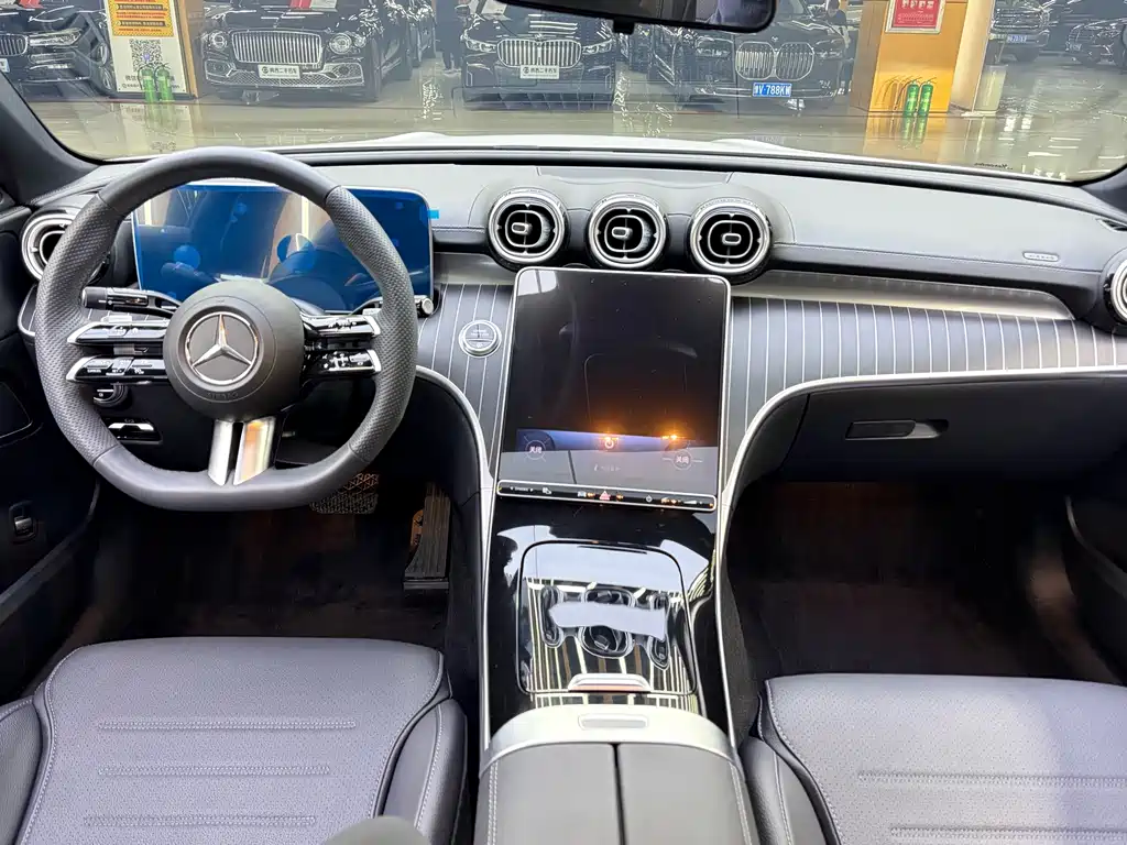 Mercedes-Benz C-Class 2023 — фото 8