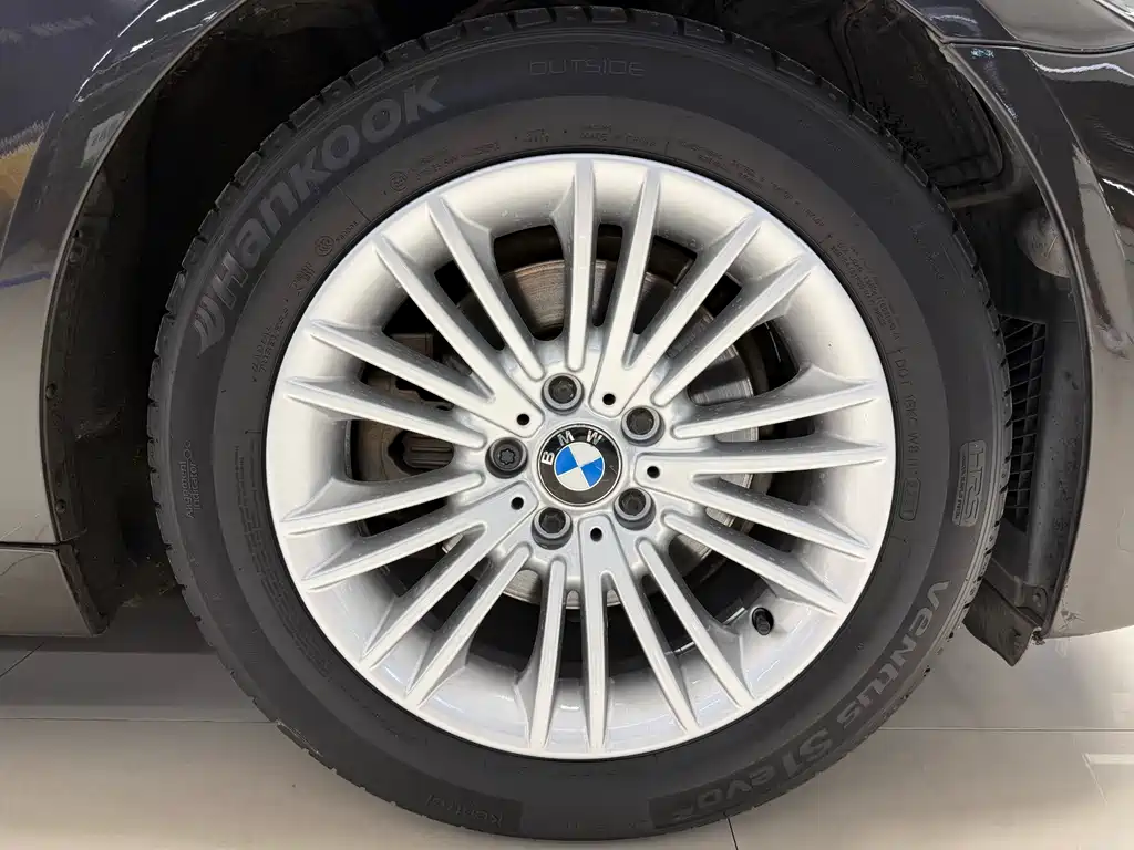 BMW 5 Series 2016 — фото 12