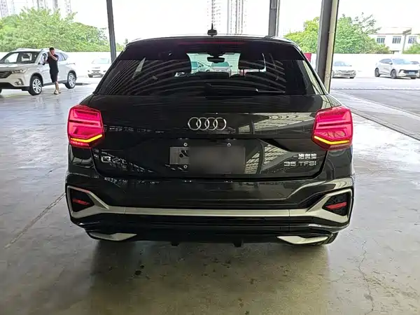 Audi Q2L 2024