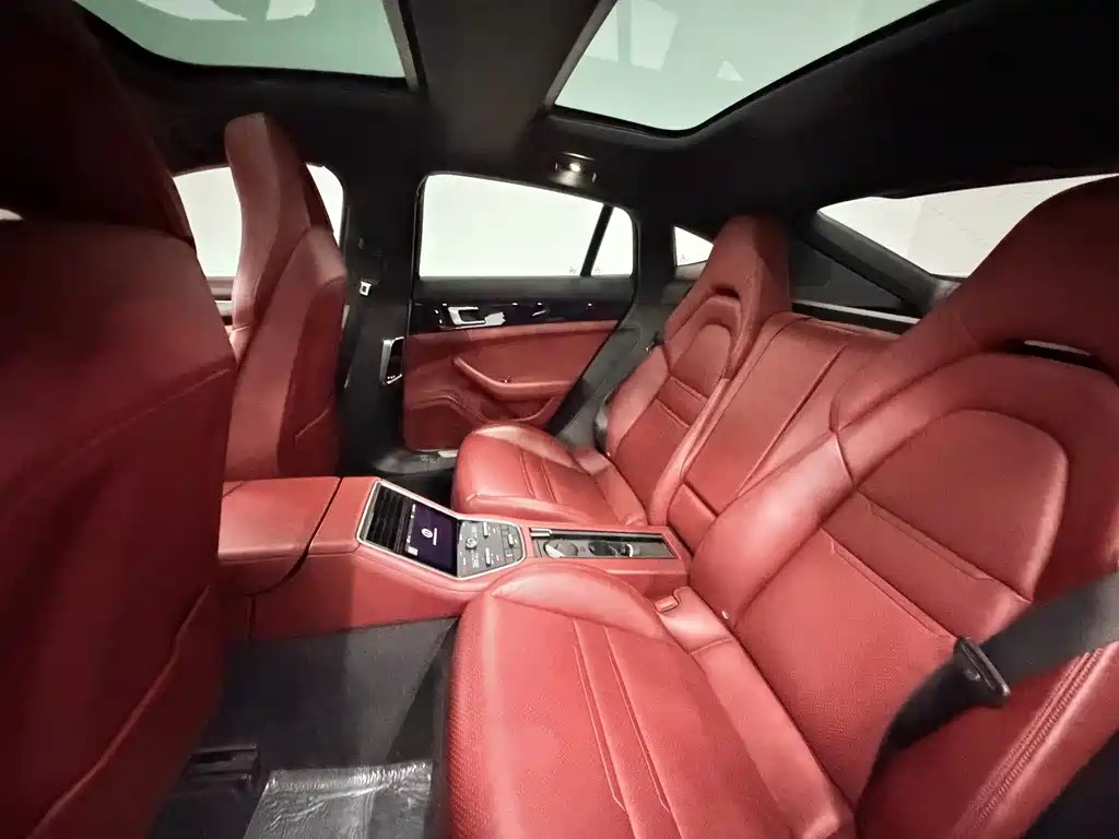 Porsche Panamera 2018 — фото 19