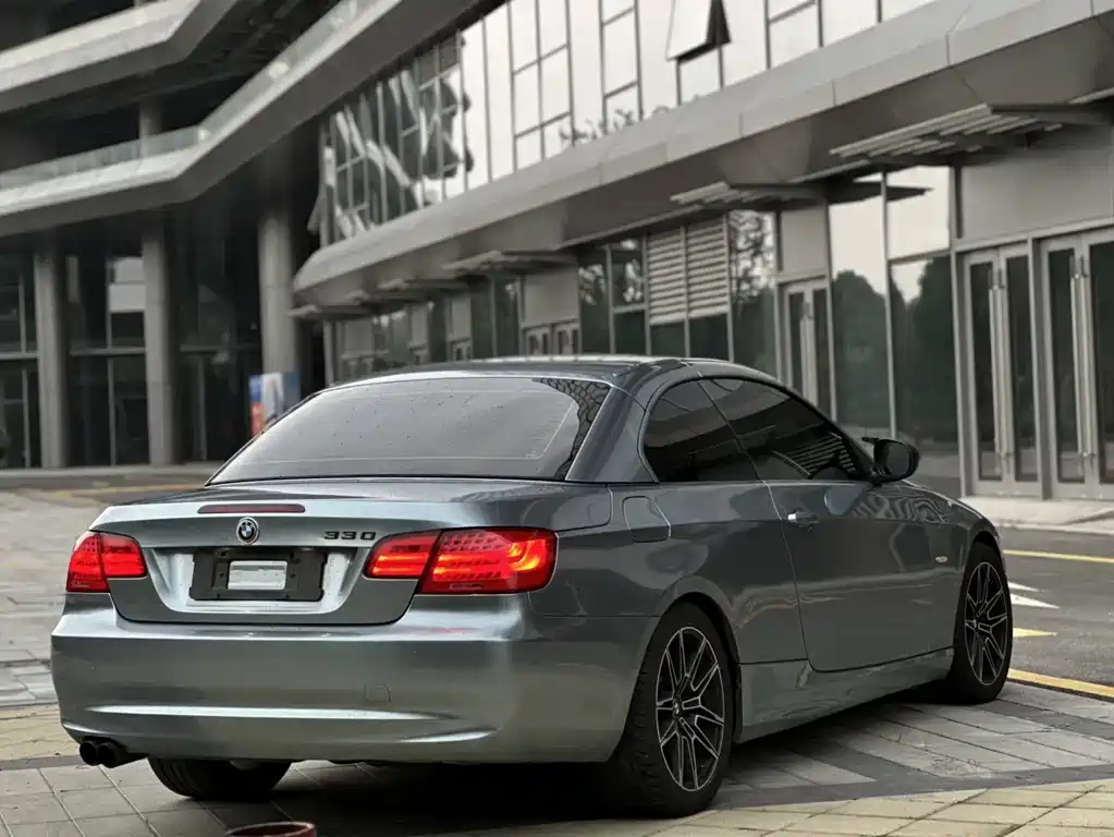 BMW 3 Series 2010 — фото 8