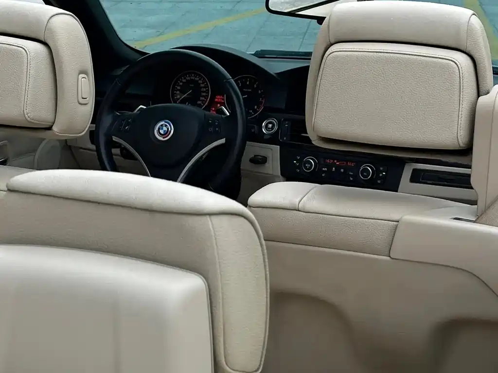 BMW 3 Series 2010 — фото 25