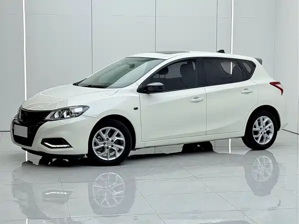 Nissan Tiida 2020
