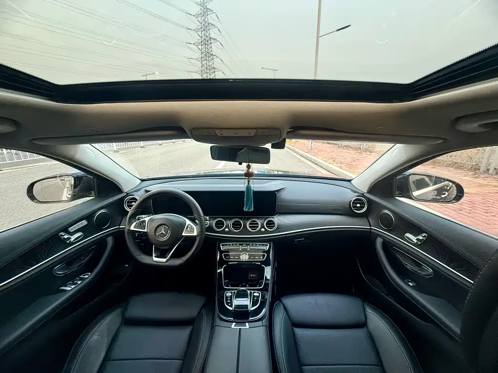 Mercedes-Benz E-Class 2017 — фото 16