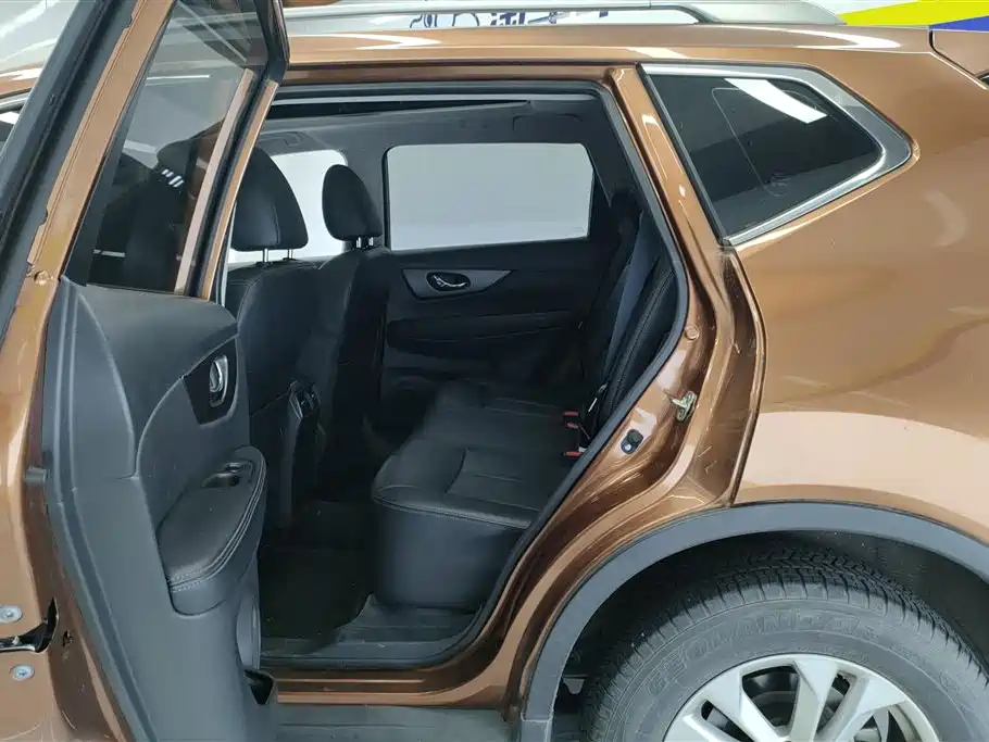 Nissan X-Trail 2015 — фото 11