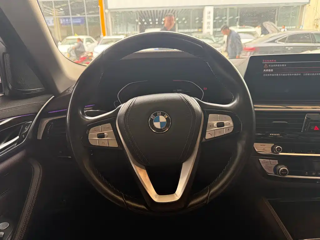 BMW 5 Series 2020 — фото 11