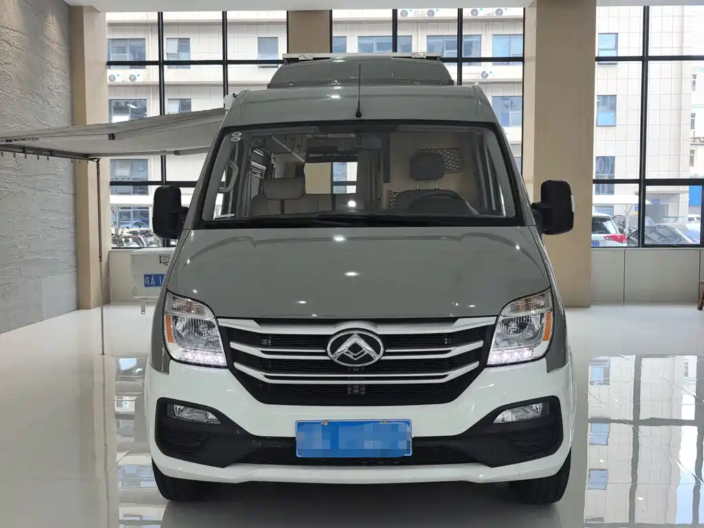 Maxus V80 2024