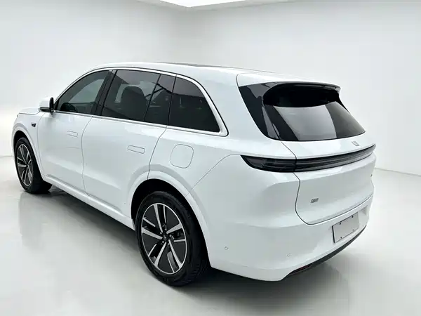 Li Auto L6 2025