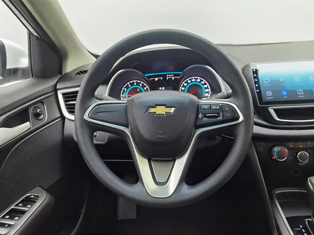 Chevrolet Cavalier 2018 — фото 11