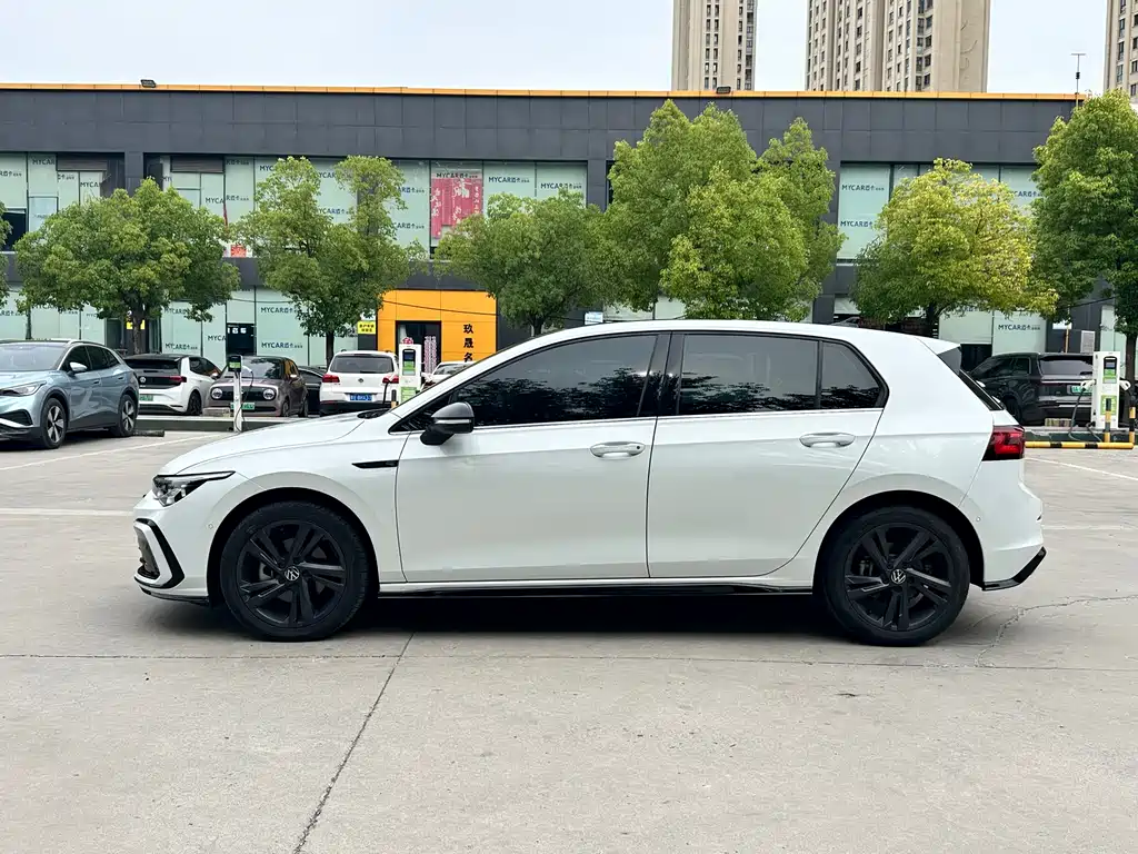 Volkswagen Golf 2022
