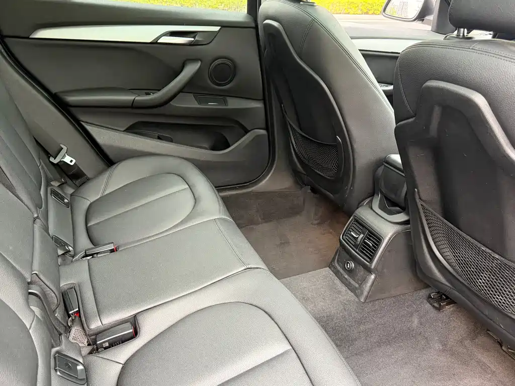 BMW X1 2017 — фото 11