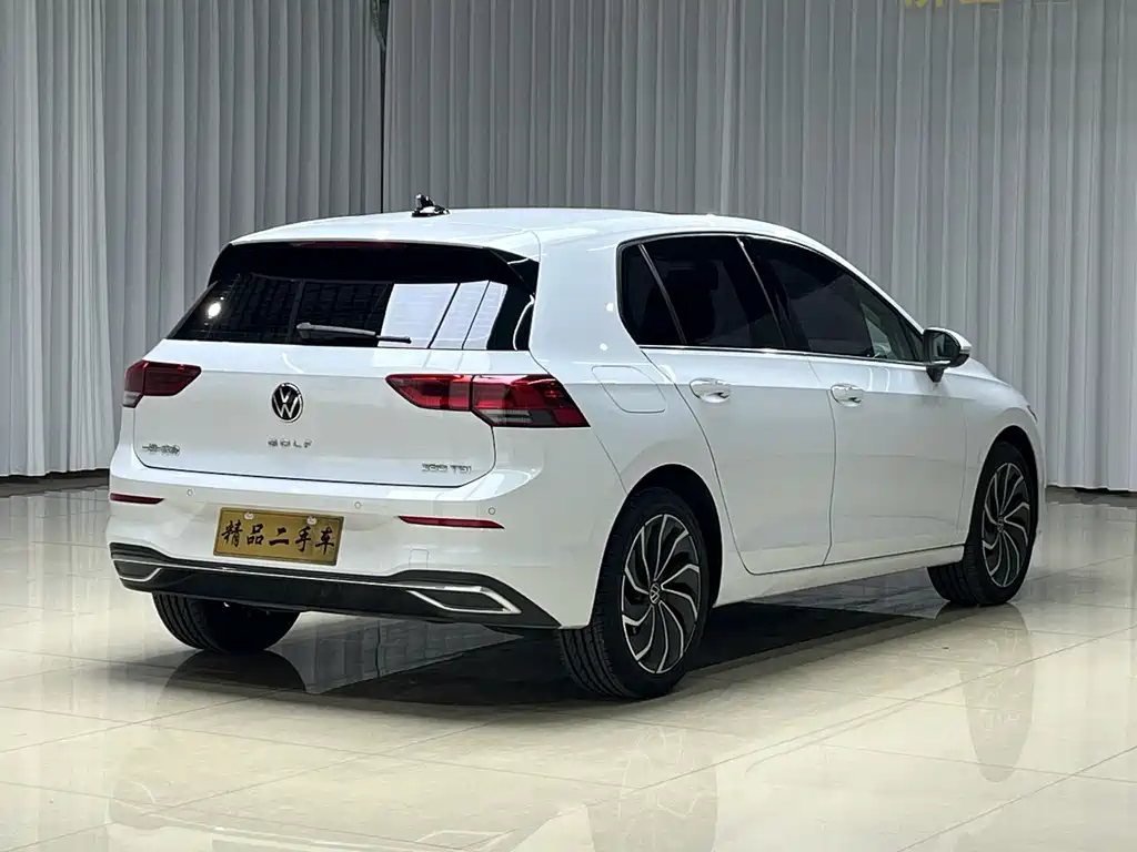 Volkswagen Golf 2021