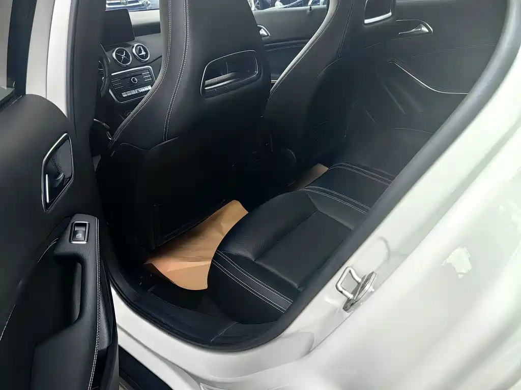 Mercedes-Benz GLA 2018 — фото 15