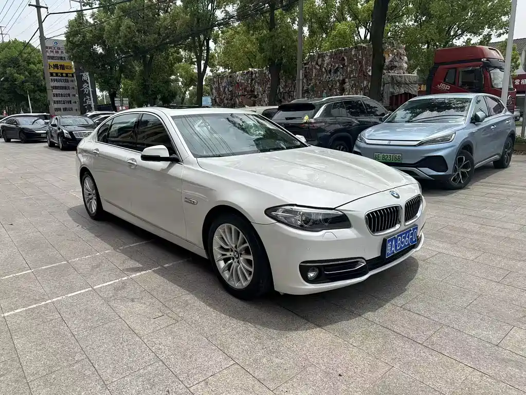 BMW 5 Series 2015 — фото 3