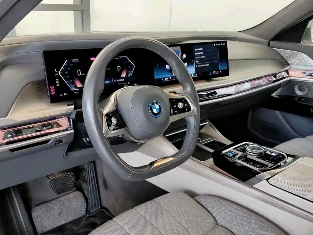 BMW i7 2023 — фото 5