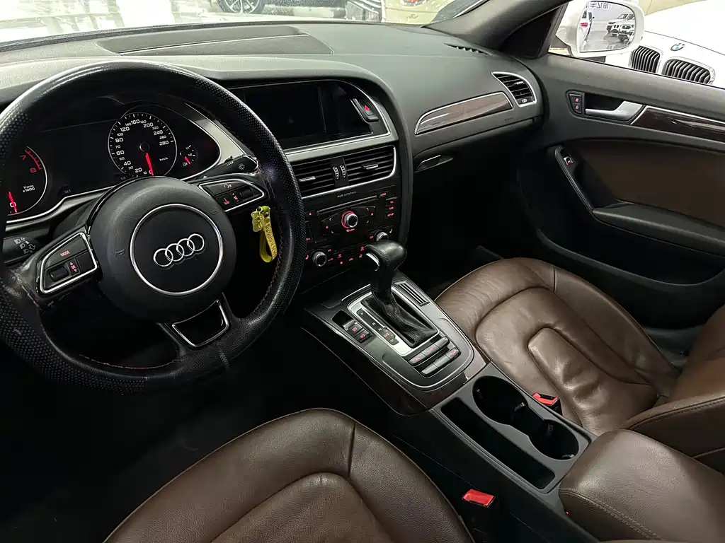 Audi A4L 2015 — фото 18