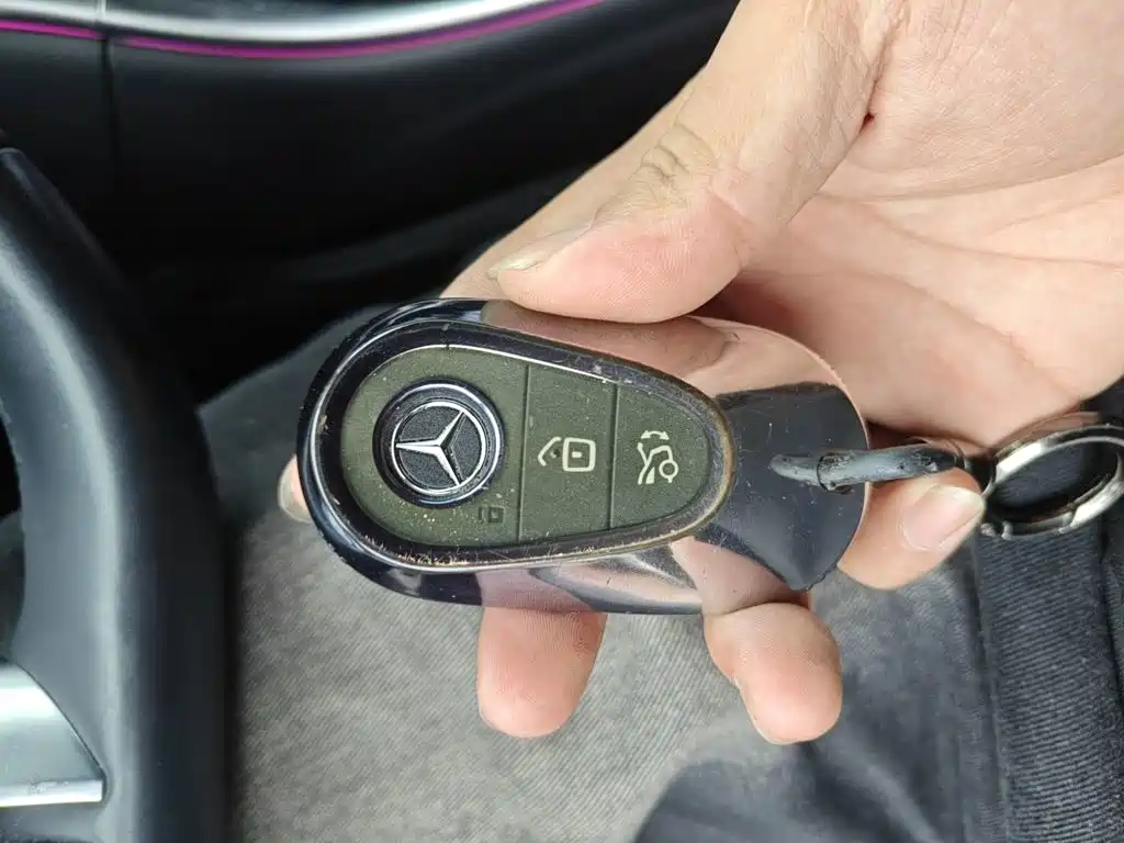 Mercedes-Benz C-Class 2023 — фото 12