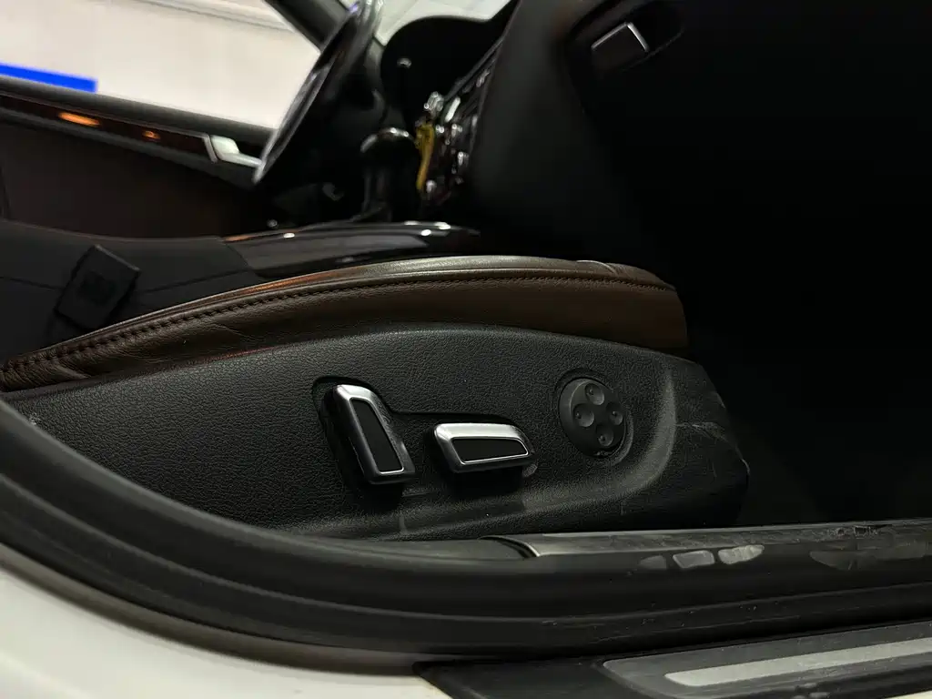 Audi A4L 2015 — фото 16