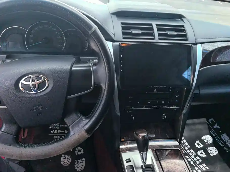 Toyota Camry 2016 — фото 12