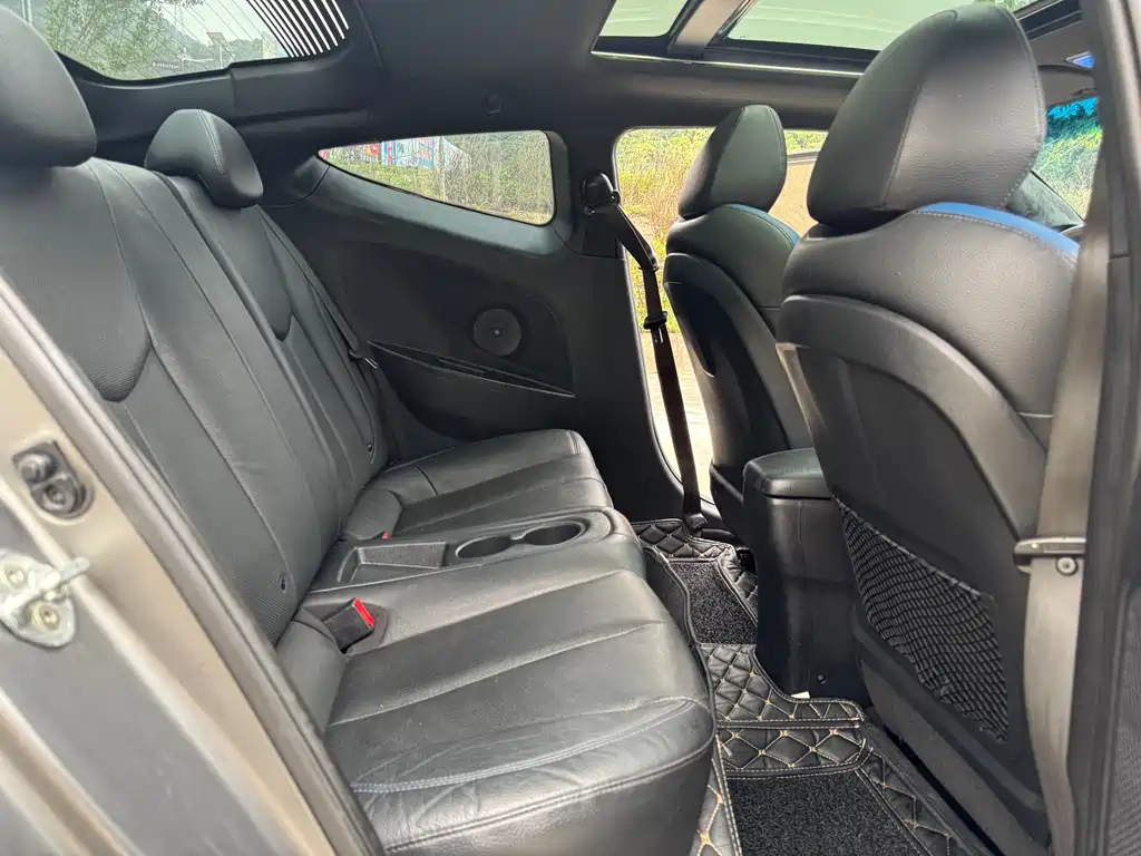 Hyundai Veloster 2017 — фото 14