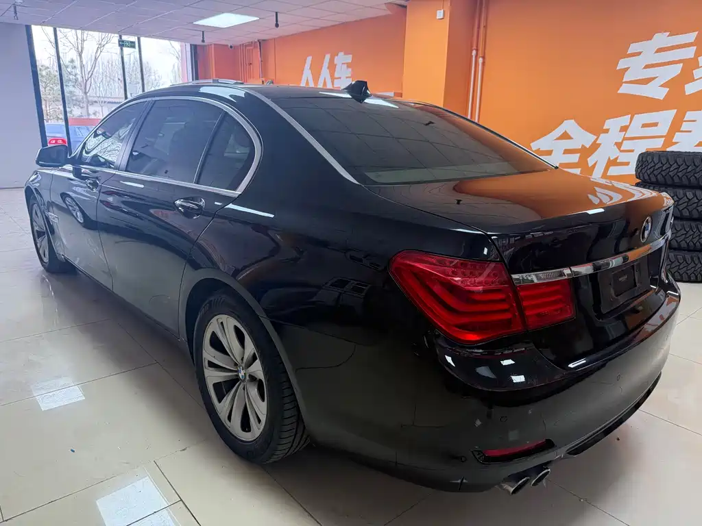 BMW 7 Series 2012 — фото 17